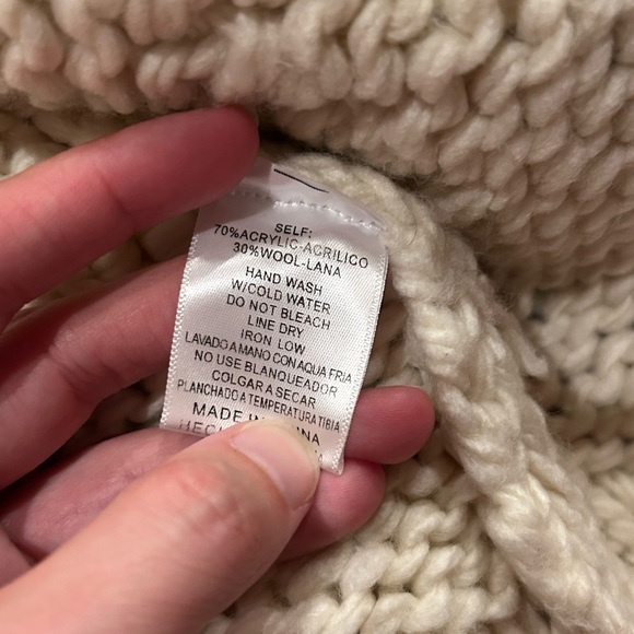 & Merci Ivory Pom Pom Hearts Hand Knit Wool Blend Sweater Women’s Size Medium - Picture 8 of 8